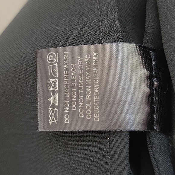 Abbey Glass Black Top. Size XL - Picture 12 of 12